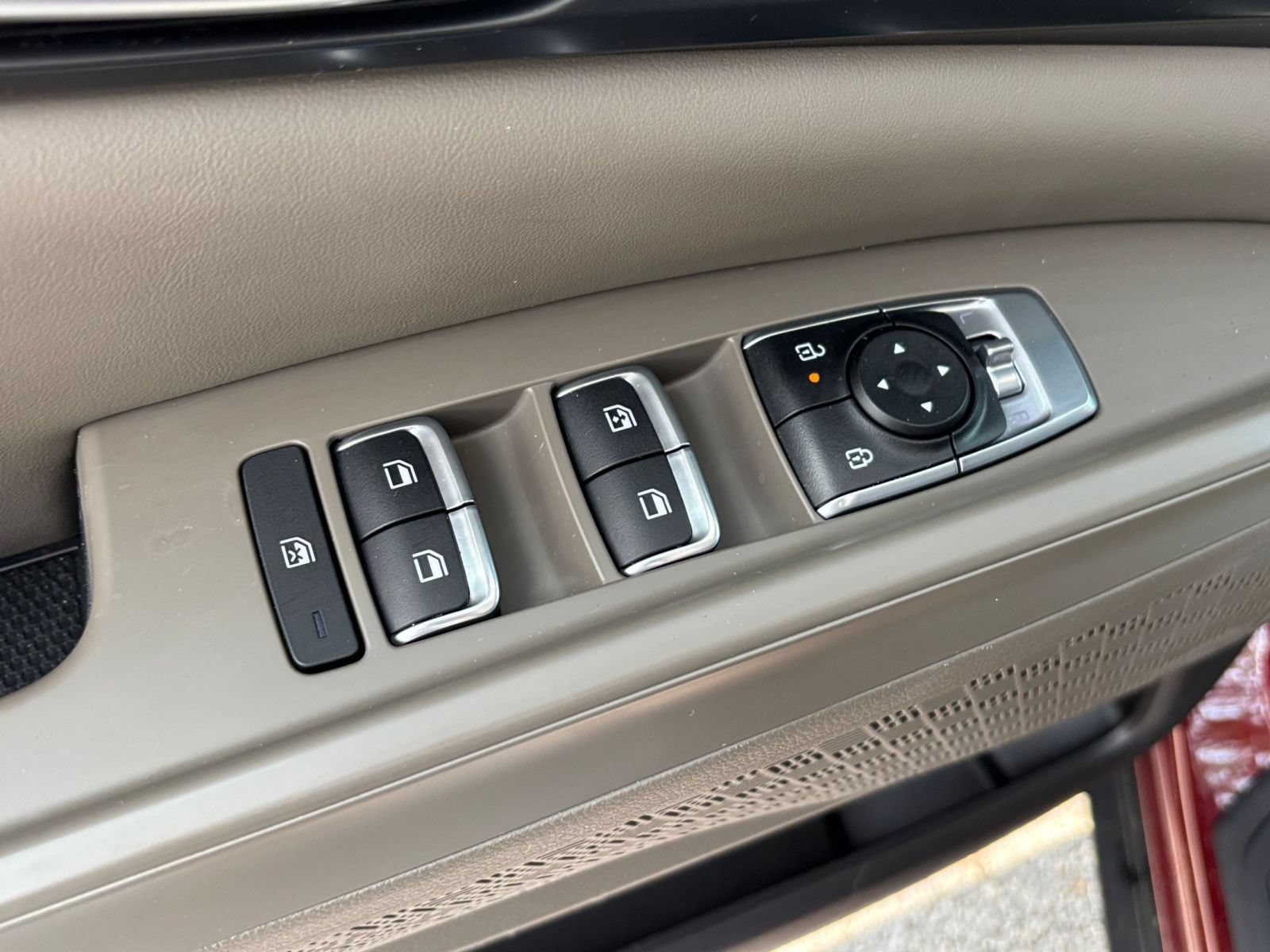 Used 2026 Kia Carnival FWD image 18