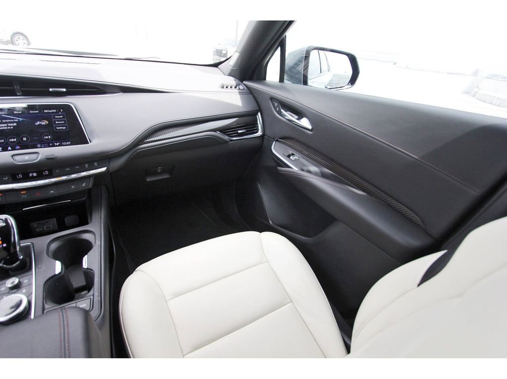Used 2023 Cadillac XT4 Sport image 10