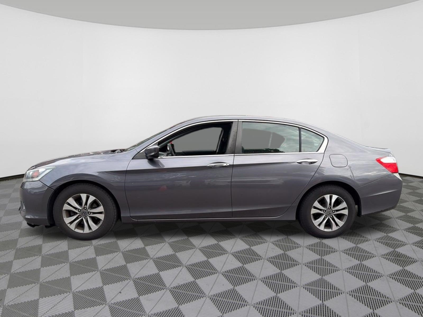 Used 2015 Honda Accord LX image 3