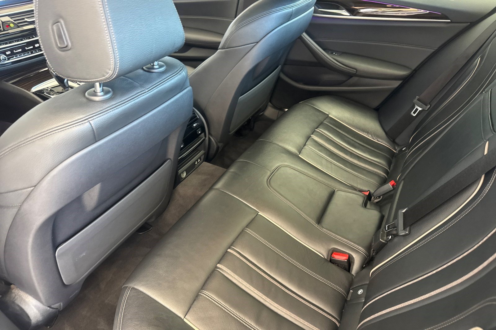 Used 2022 BMW 530e xDrive w/ Convenience Package AWD/4WD image 27