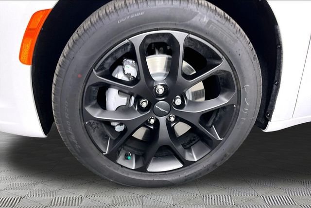 New 2027 Chrysler Pacifica Limited w/ S Appearance Package AWD/4WD image 13