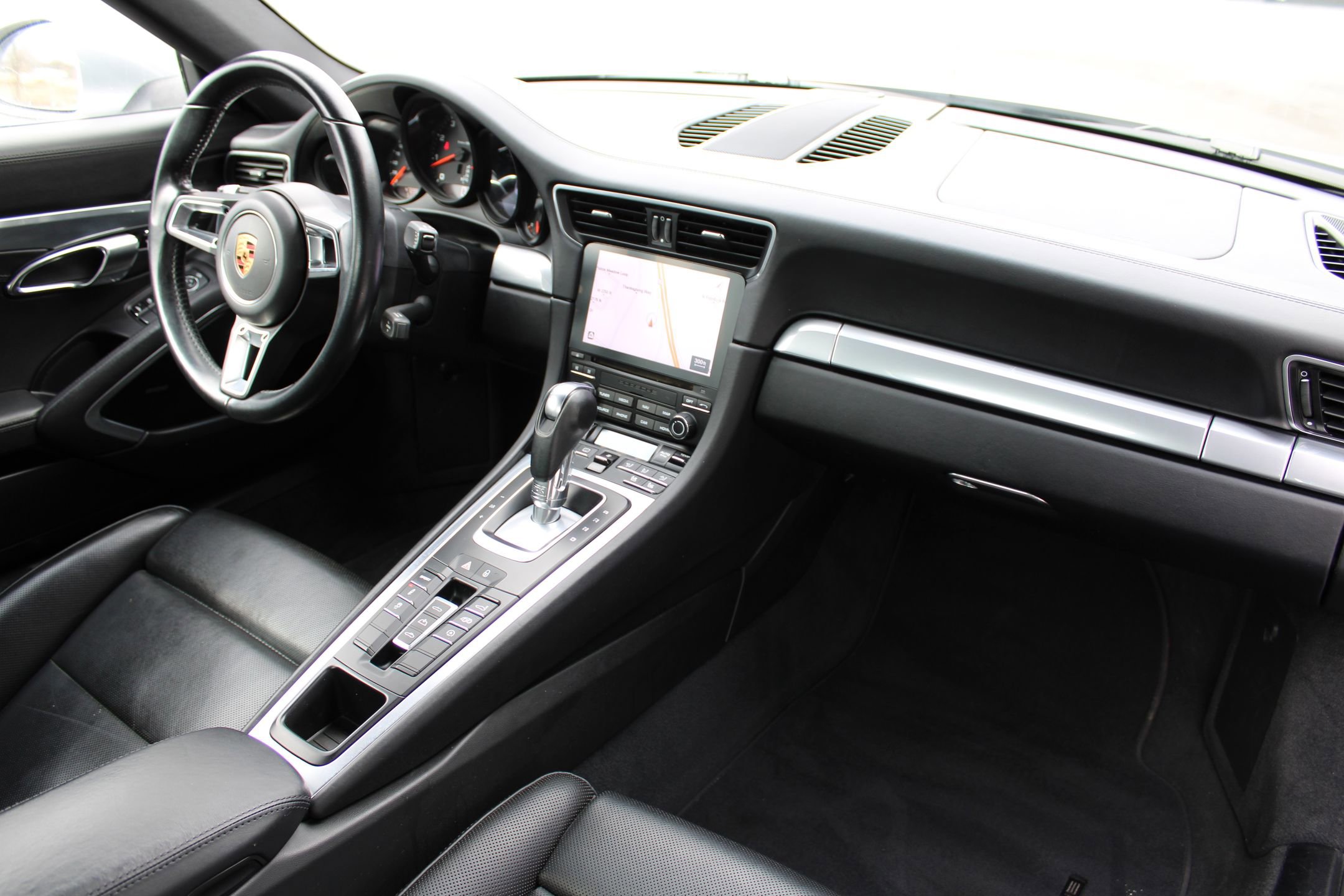 Used 2017 Porsche 911 Carrera image 23