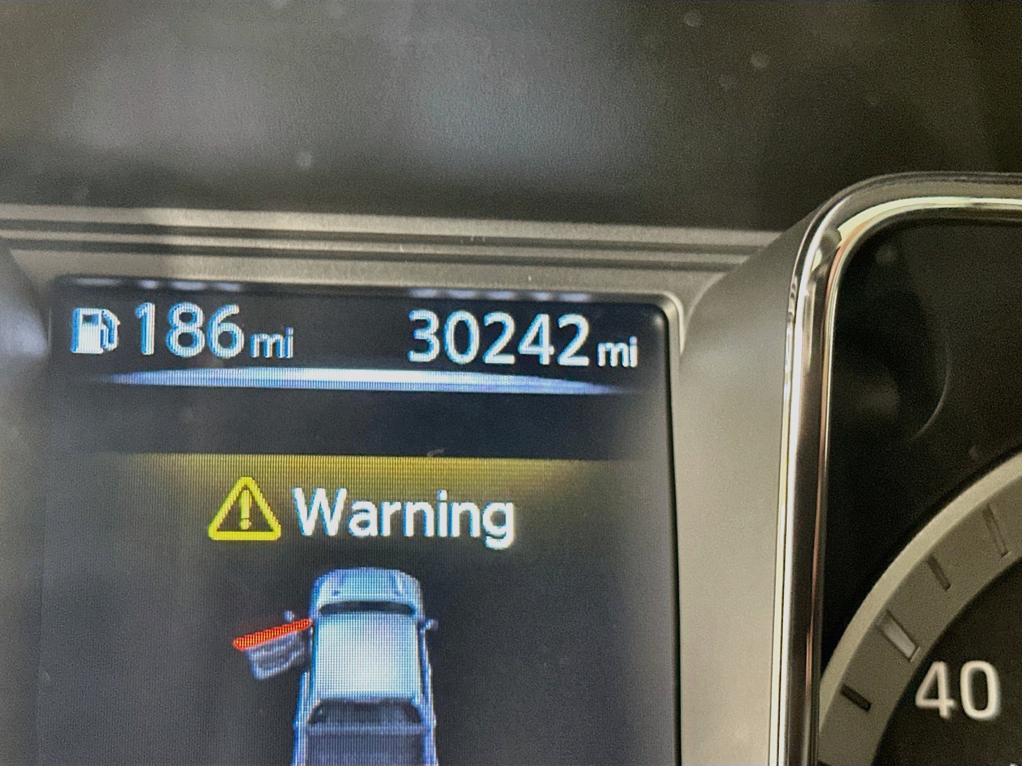 Used 2018 Nissan Titan SV w/ SV Convenience Package AWD/4WD image 19