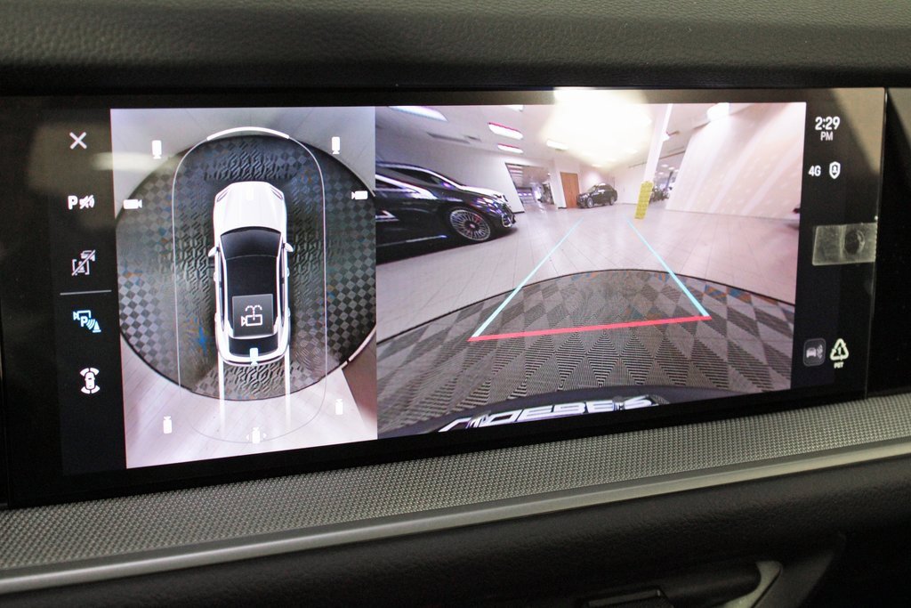 Used 2025 Porsche Cayenne Coupe image 28