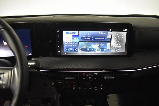 Certified 2025 Nissan Kicks SR image 17
