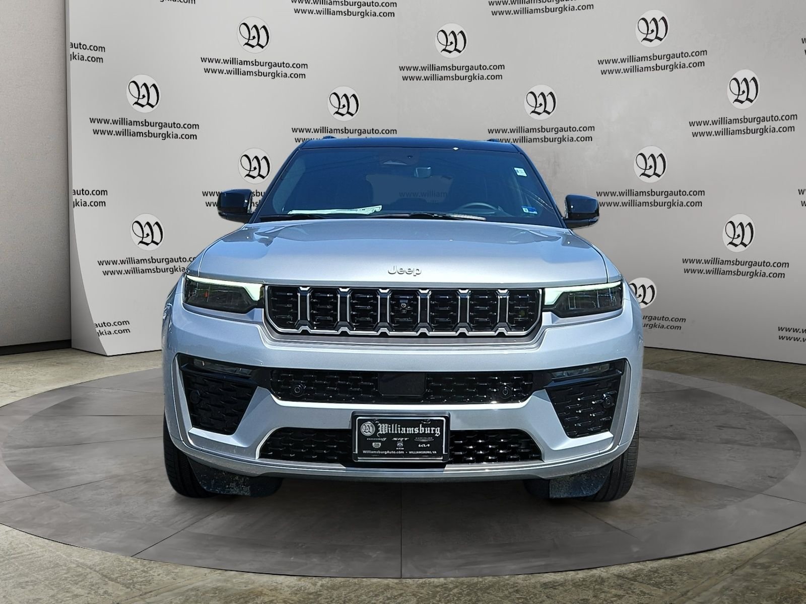 New 2026 Jeep Grand Cherokee Summit w/ Adv Protech Group IV AWD/4WD image 8