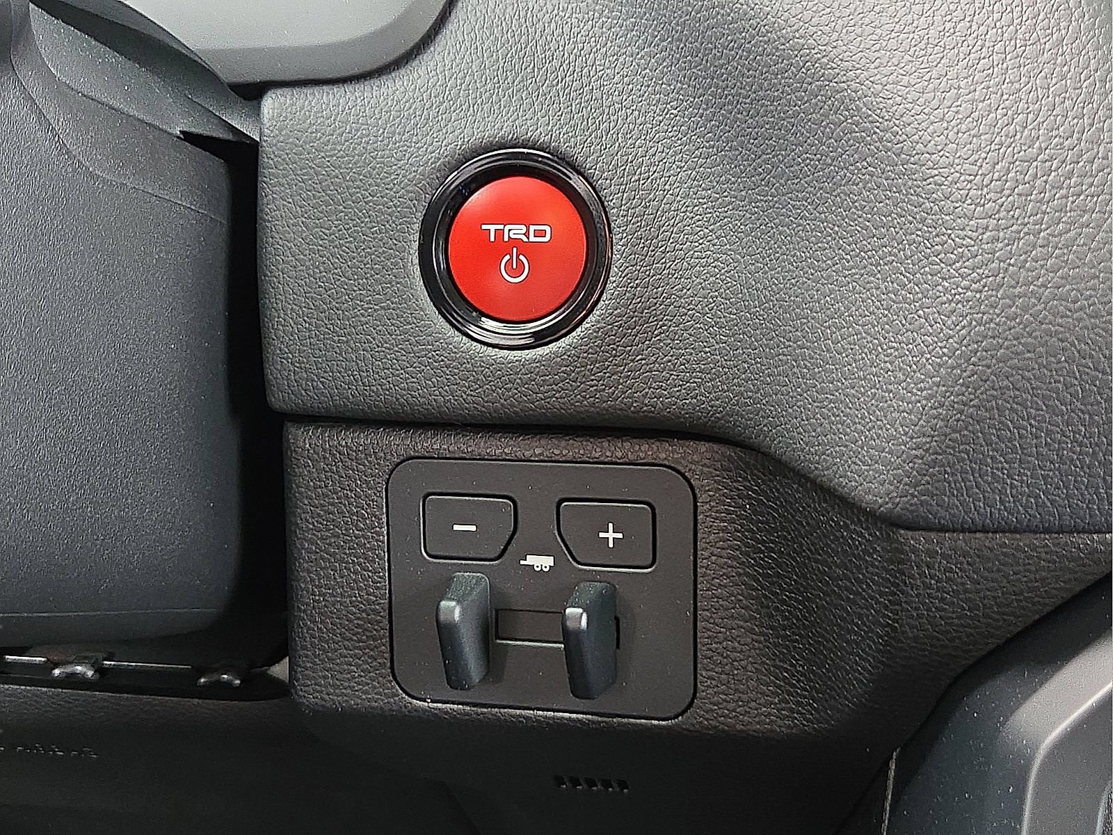 Used 2026 Toyota Sequoia TRD Pro AWD/4WD image 22