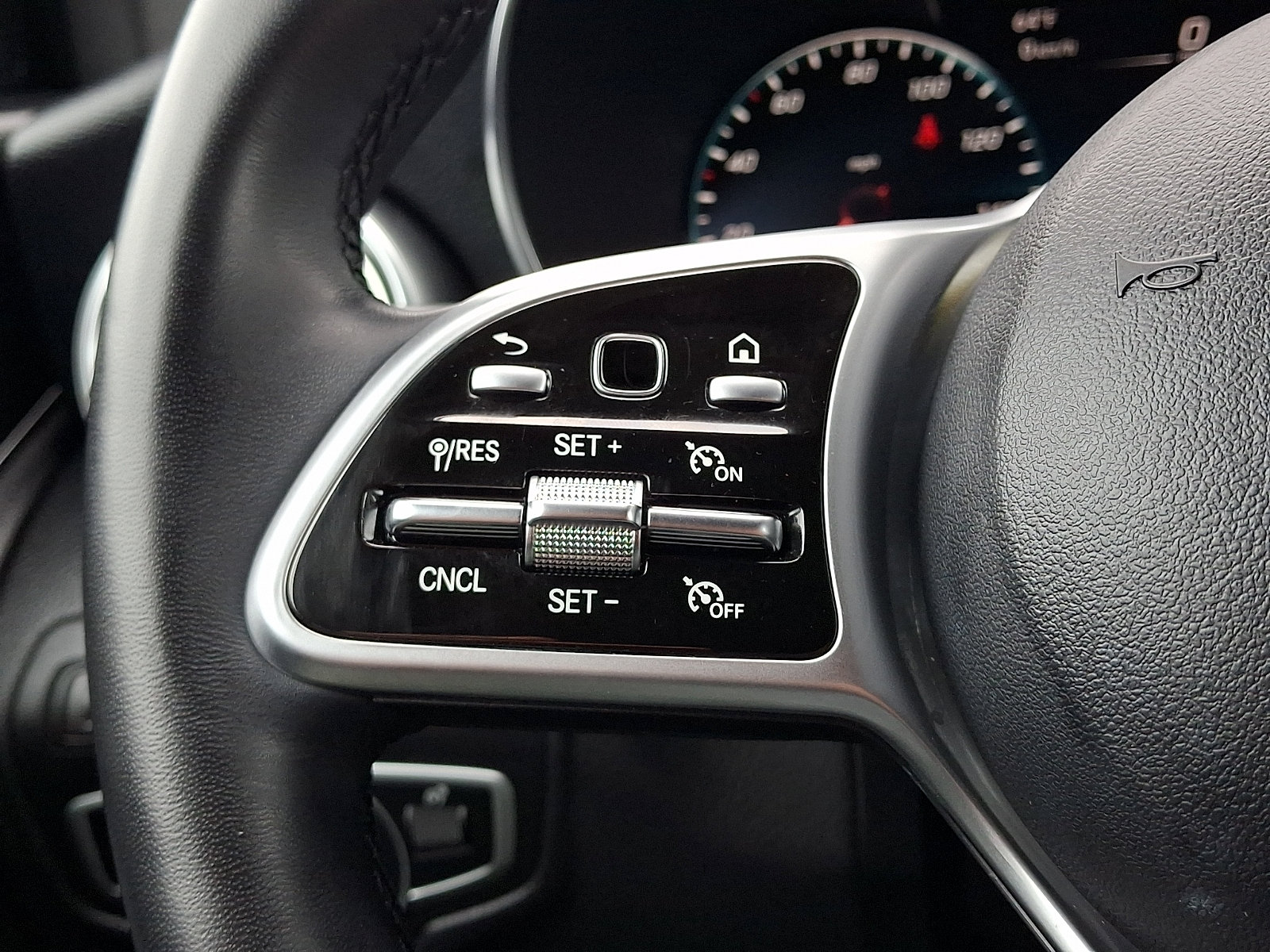 Used 2022 Mercedes-Benz GLC 300 4MATIC image 23