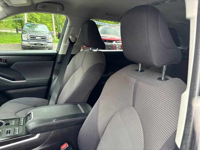 Used 2021 Toyota Highlander L AWD/4WD image 9