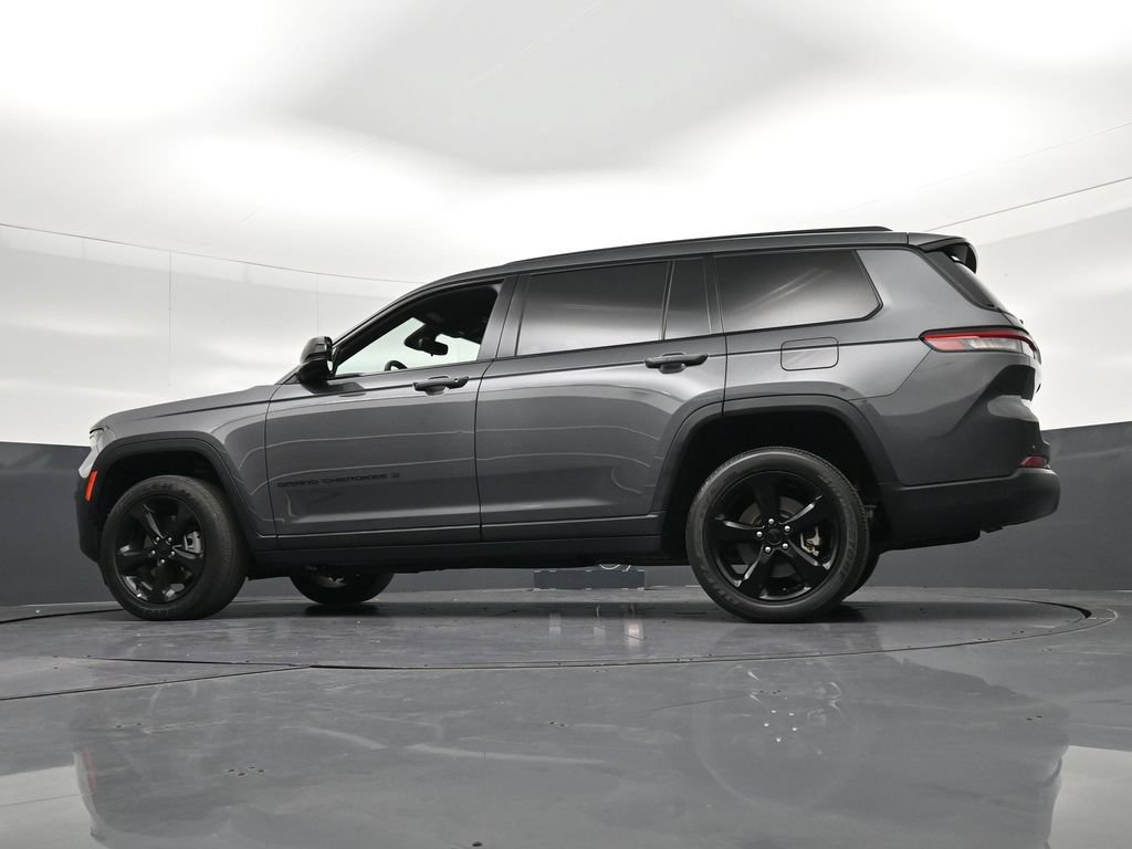 Used 2023 Jeep Grand Cherokee L Laredo RWD image 28