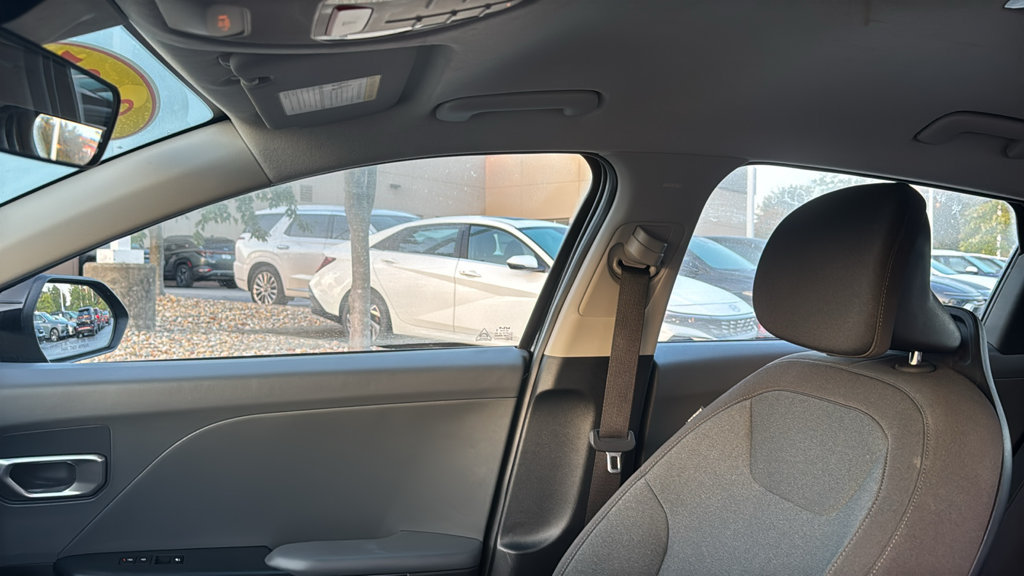 Used 2025 Kia K4 FWD image 24