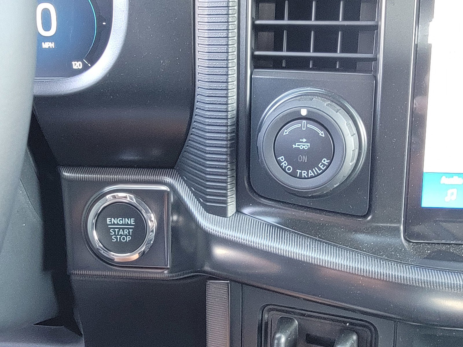 New 2025 Ford F150 Platinum w/ Equipment Group 702A High image 23