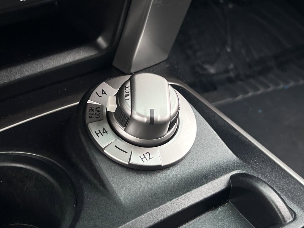 Used 2015 Toyota 4Runner SR5 image 32