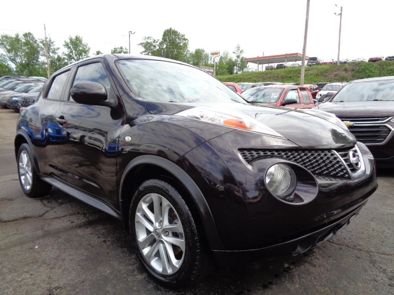 Used 2014 Nissan Juke SV w/ Navigation Package FWD image 3