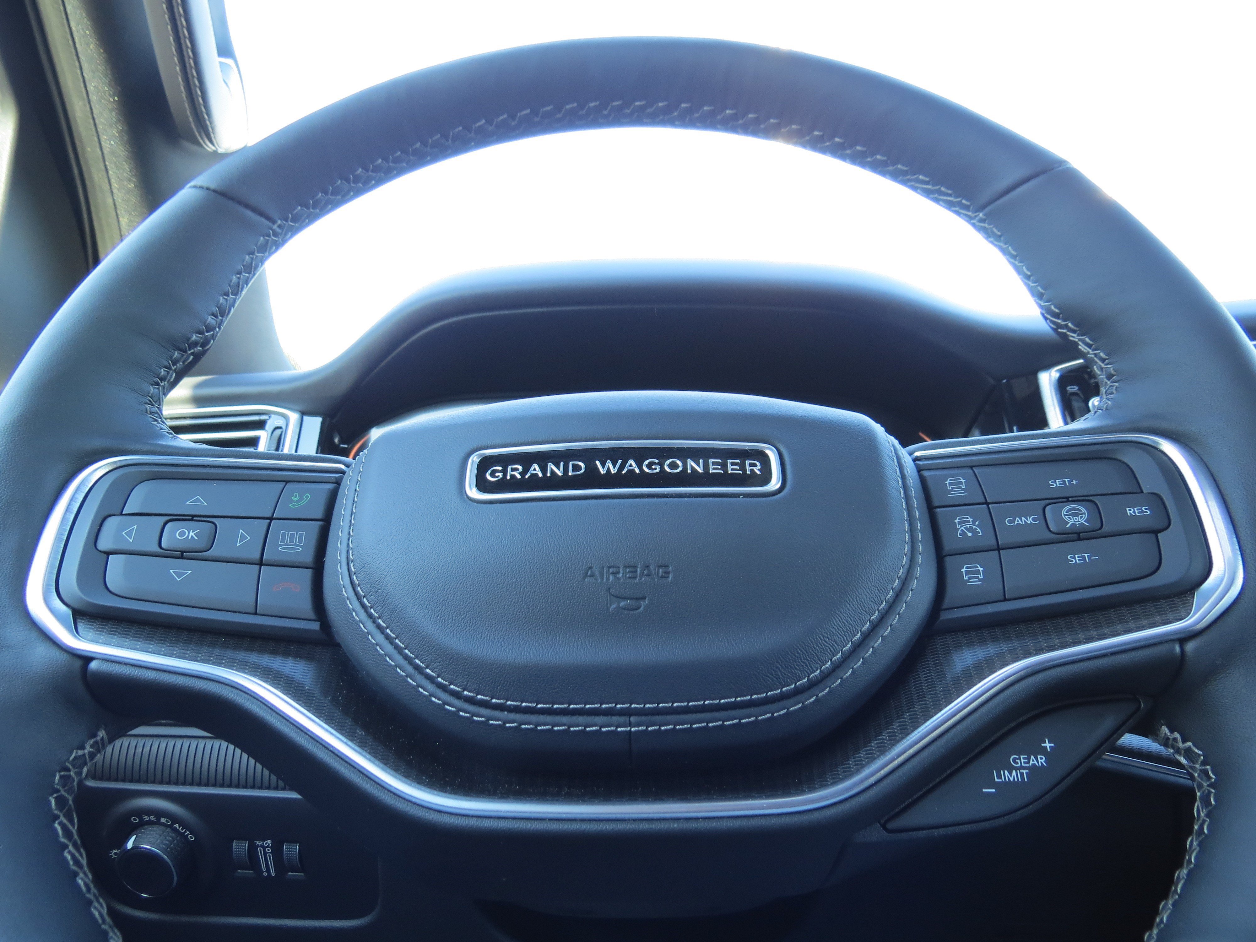 New 2026 Jeep Grand Wagoneer Summit w/ Rear Seat Video Group I AWD/4WD image 21