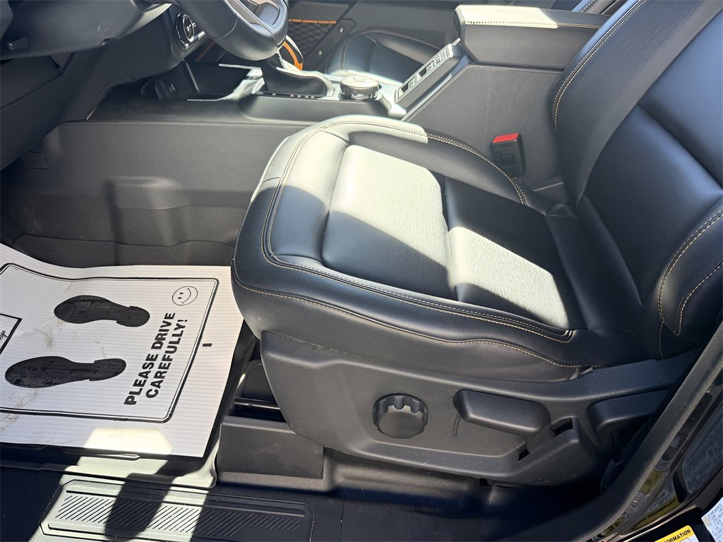 Used 2024 Ford Bronco Badlands image 14