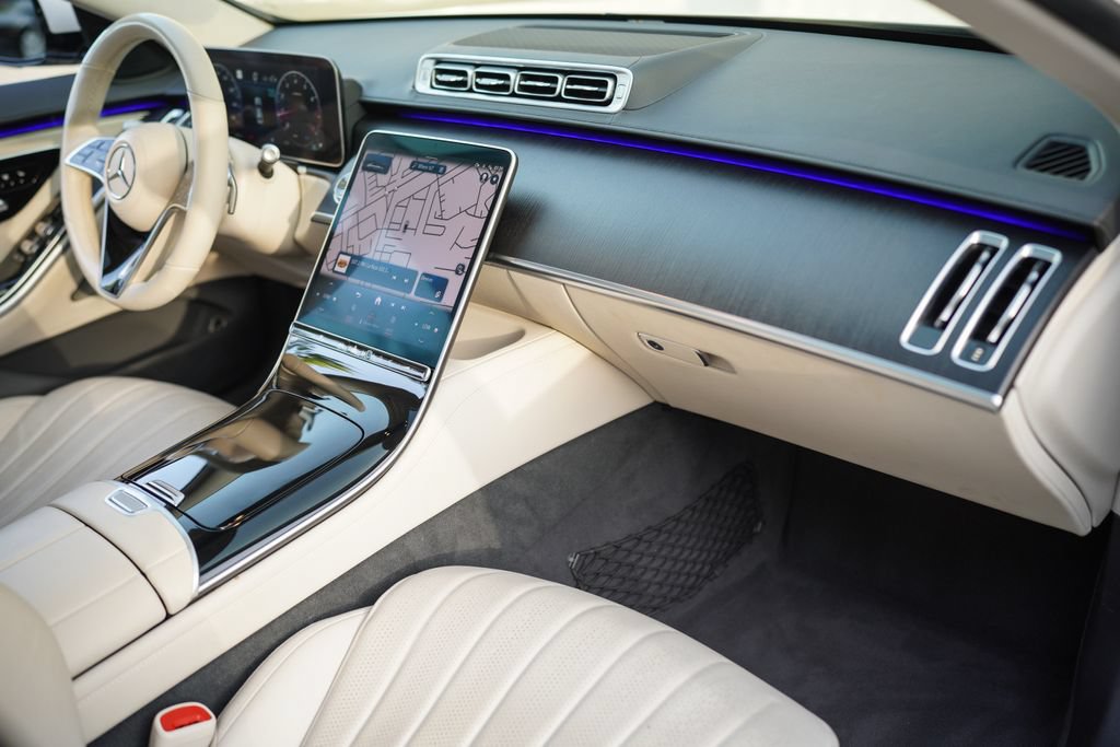 Used 2022 Mercedes-Benz S 500 4MATIC w/ AMG Line Package image 21