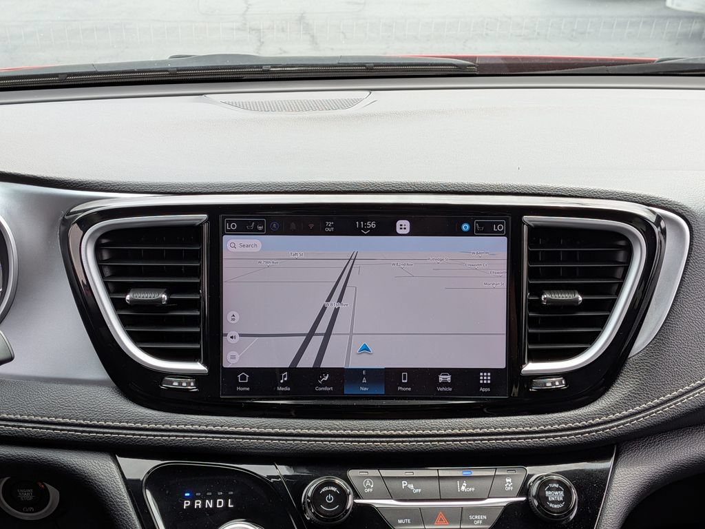 Used 2025 Chrysler Pacifica Limited FWD image 31