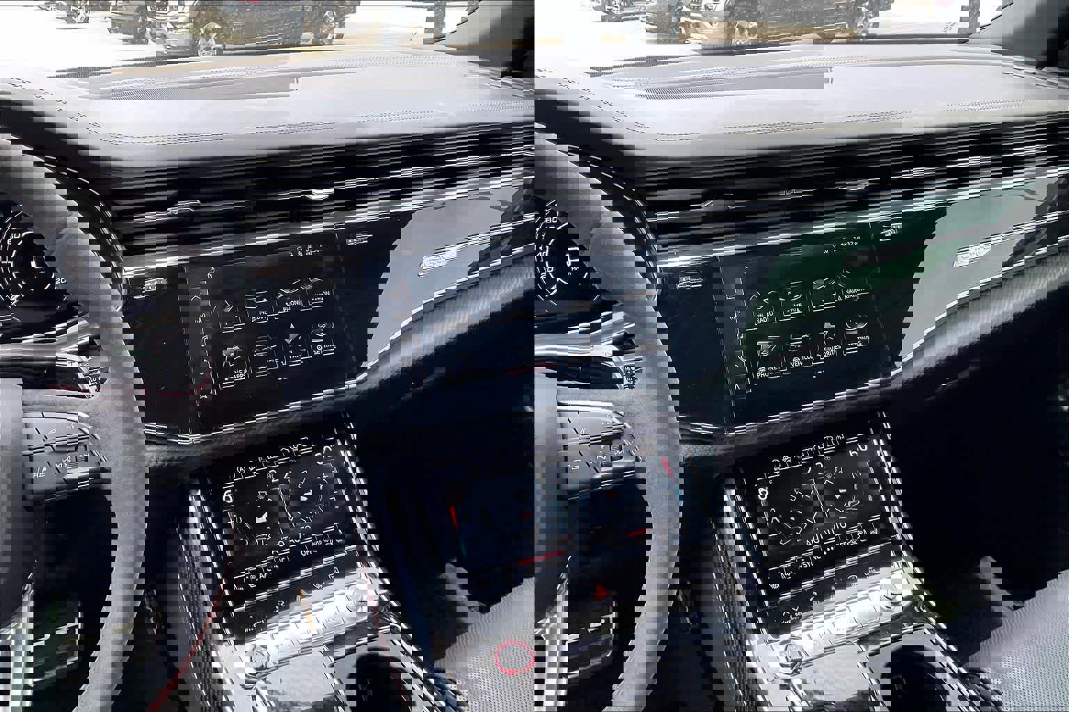 Used 2023 Audi RS Q8 AWD/4WD image 7