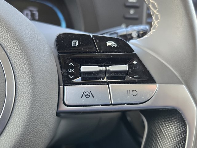 Used 2025 Hyundai Elantra Sport FWD image 20