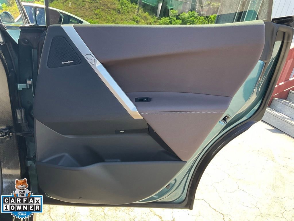 Used 2023 BMW iX xDrive50 w/ Premium Package image 59