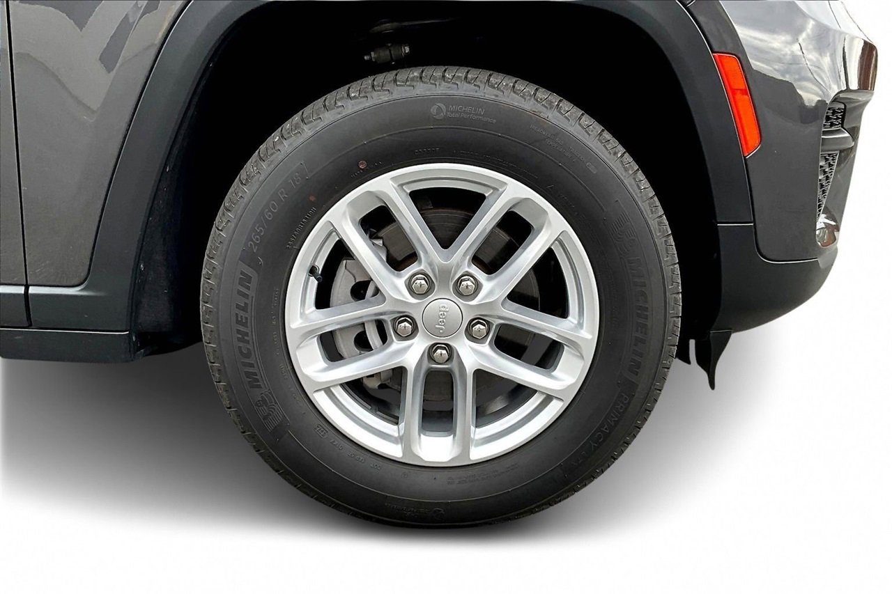 Certified 2024 Jeep Grand Cherokee Laredo X image 33