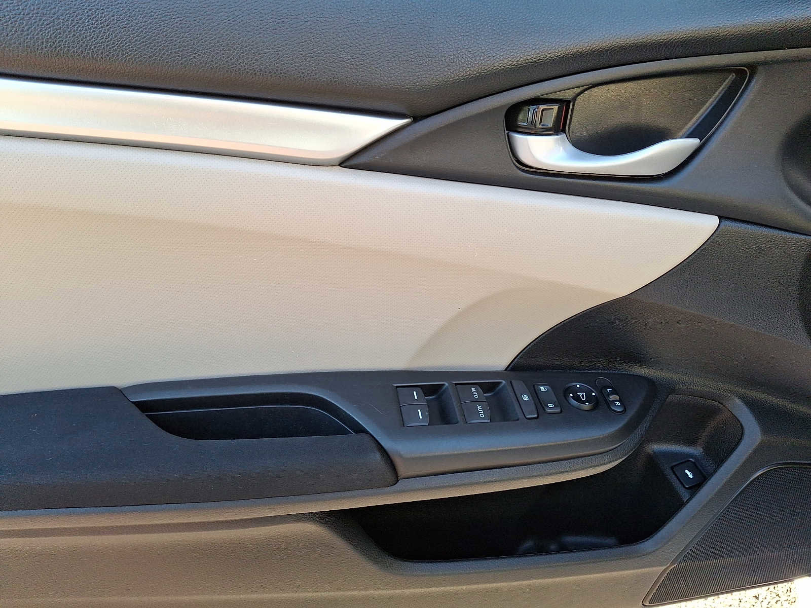 Used 2021 Honda Civic LX image 9