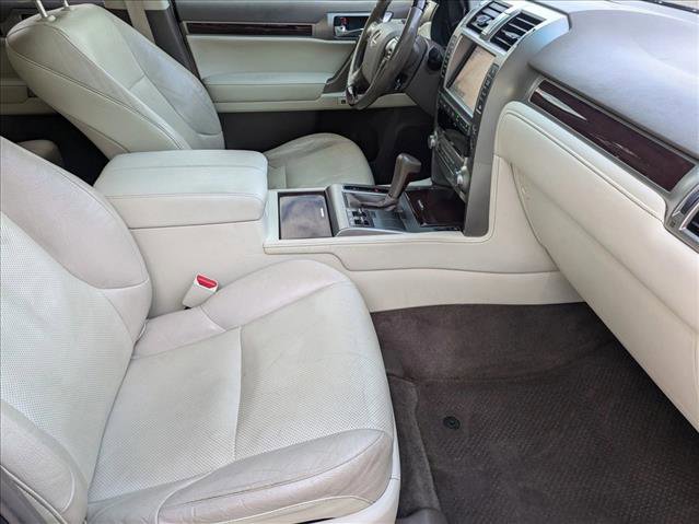 Used 2017 Lexus GX 460 Premium w/ Premium Package image 20