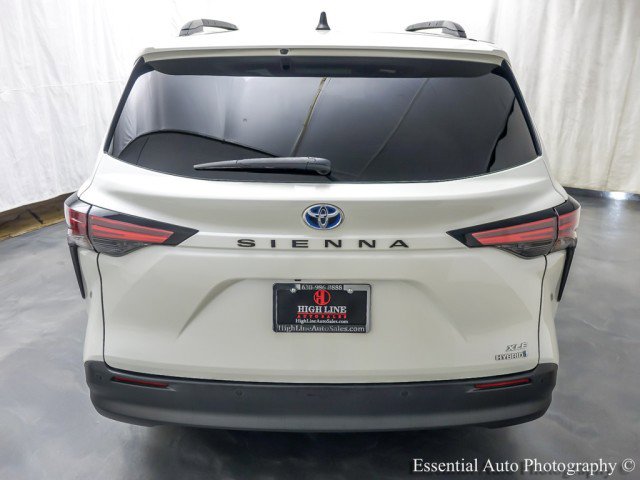 Used 2021 Toyota Sienna XLE w/ XLE Plus Package AWD/4WD image 2