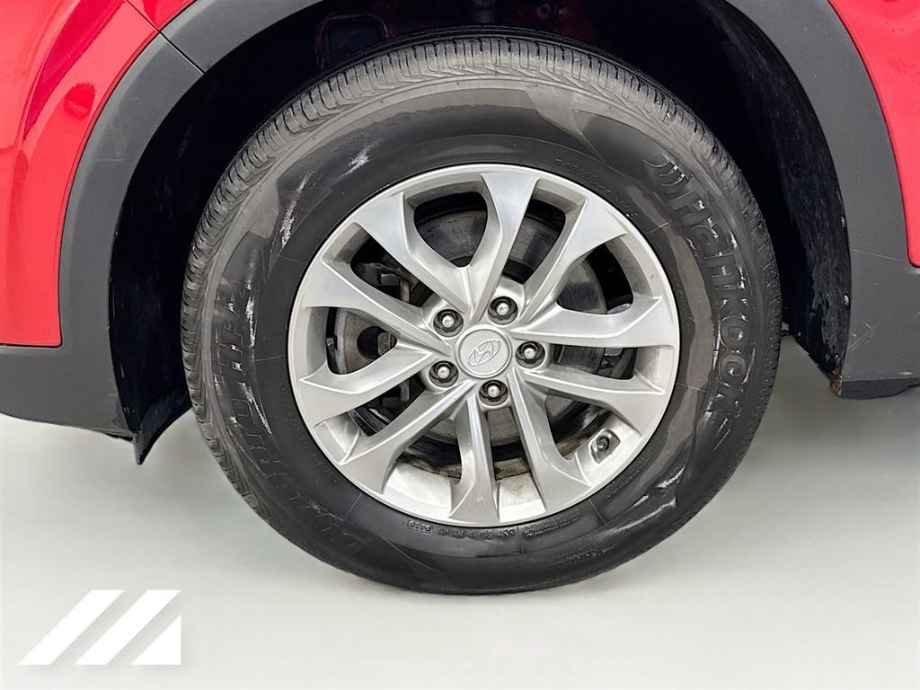 Used 2020 Hyundai Santa Fe SE image 31