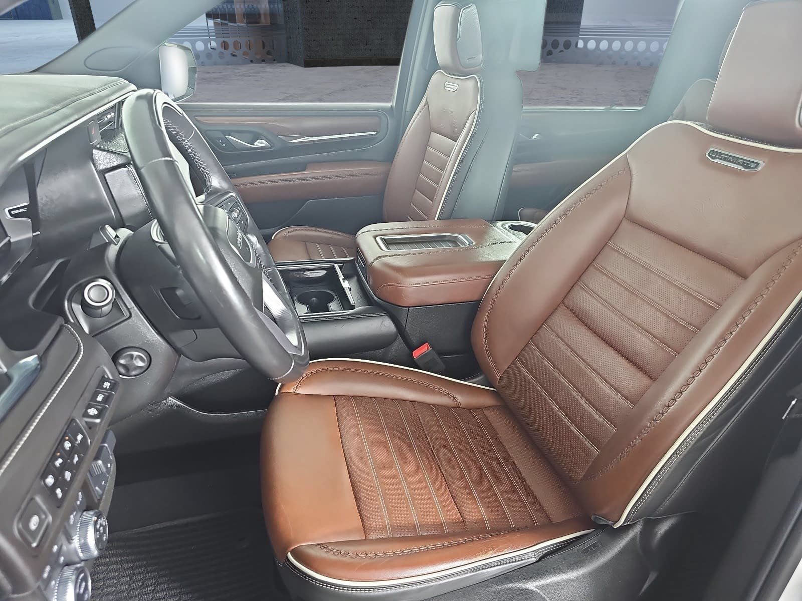 Used 2023 GMC Yukon XL Denali Ultimate AWD/4WD image 12