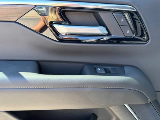 New 2026 Chevrolet Tahoe LT w/ Comfort Package AWD/4WD image 16