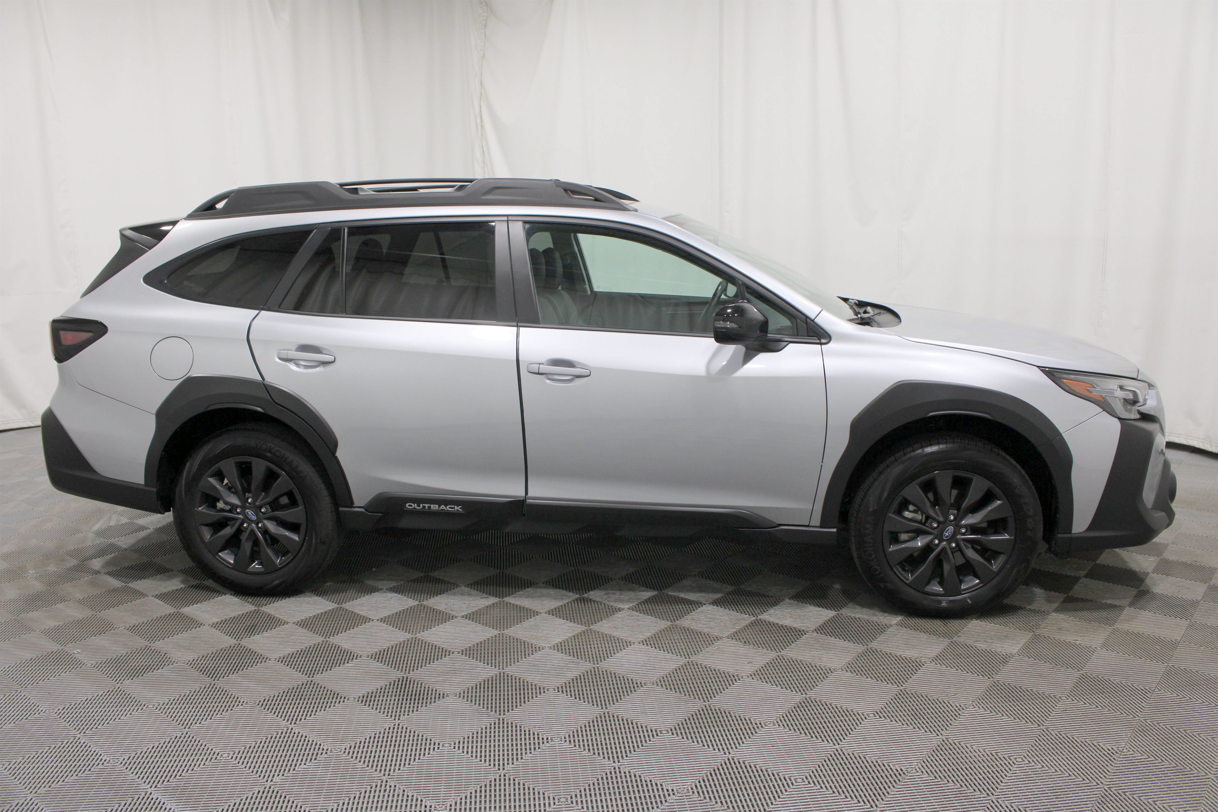 Used 2025 Subaru Outback Onyx Edition AWD/4WD image 15