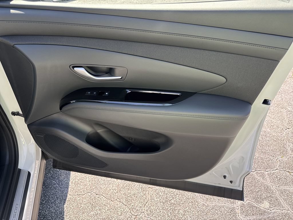 New 2025 Hyundai Tucson Limited AWD/4WD image 14