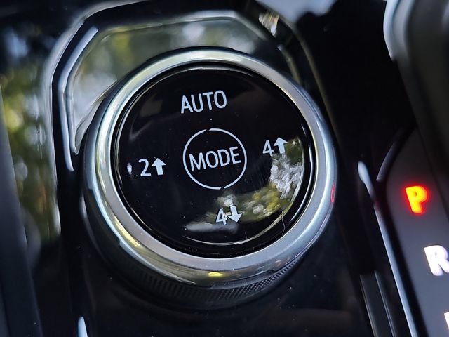 Used 2023 Chevrolet Colorado Trail Boss AWD/4WD image 31