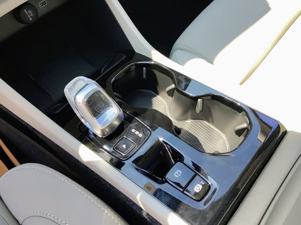 New 2026 Volvo XC40 B5 Ultra w/ Protection Package Premier AWD/4WD image 17
