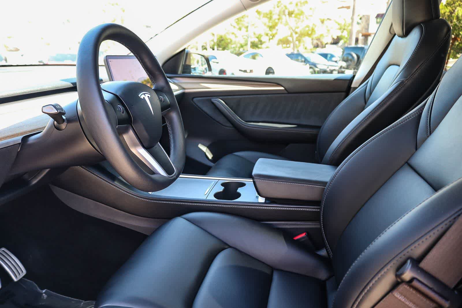 Used 2025 Tesla Model Y Performance AWD/4WD image 17
