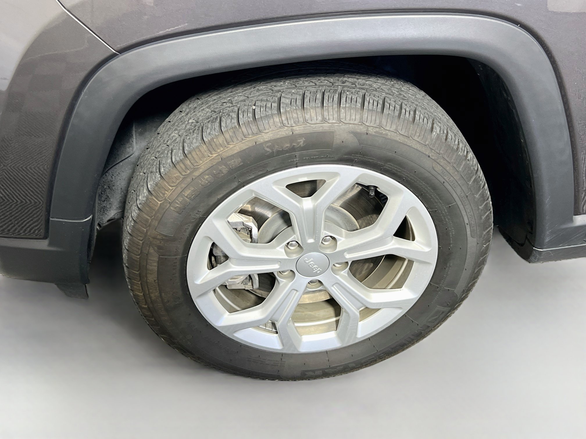 Used 2024 Jeep Compass Latitude AWD/4WD image 13