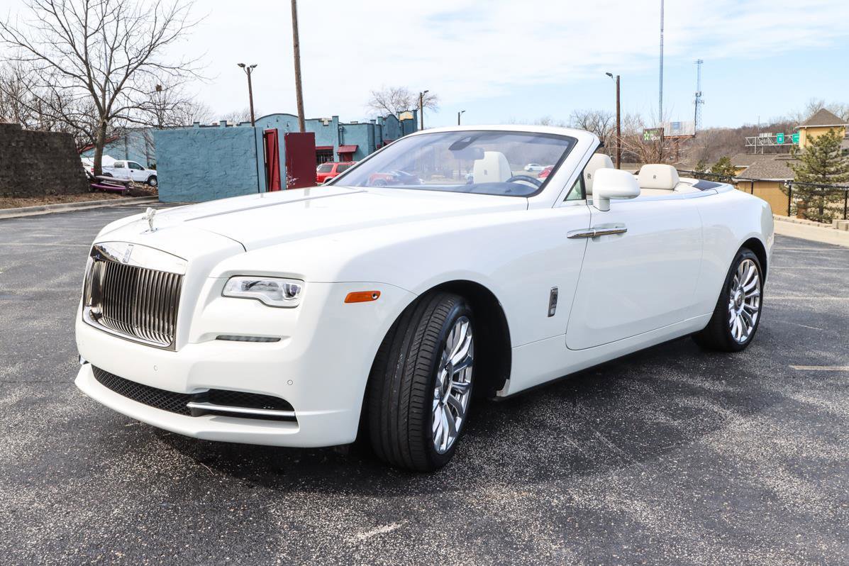 Used 2019 Rolls-Royce Dawn image 2