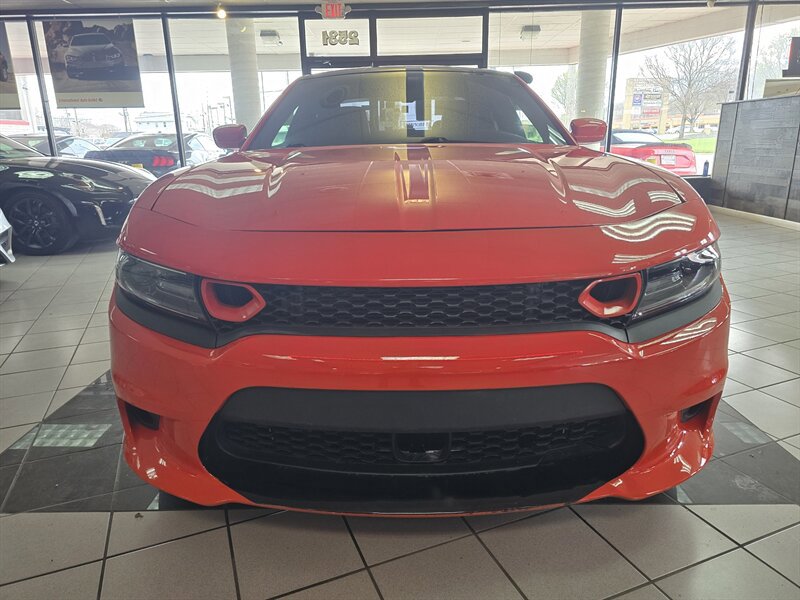 Used 2017 Dodge Charger R/T w/ Plus Group RWD image 2
