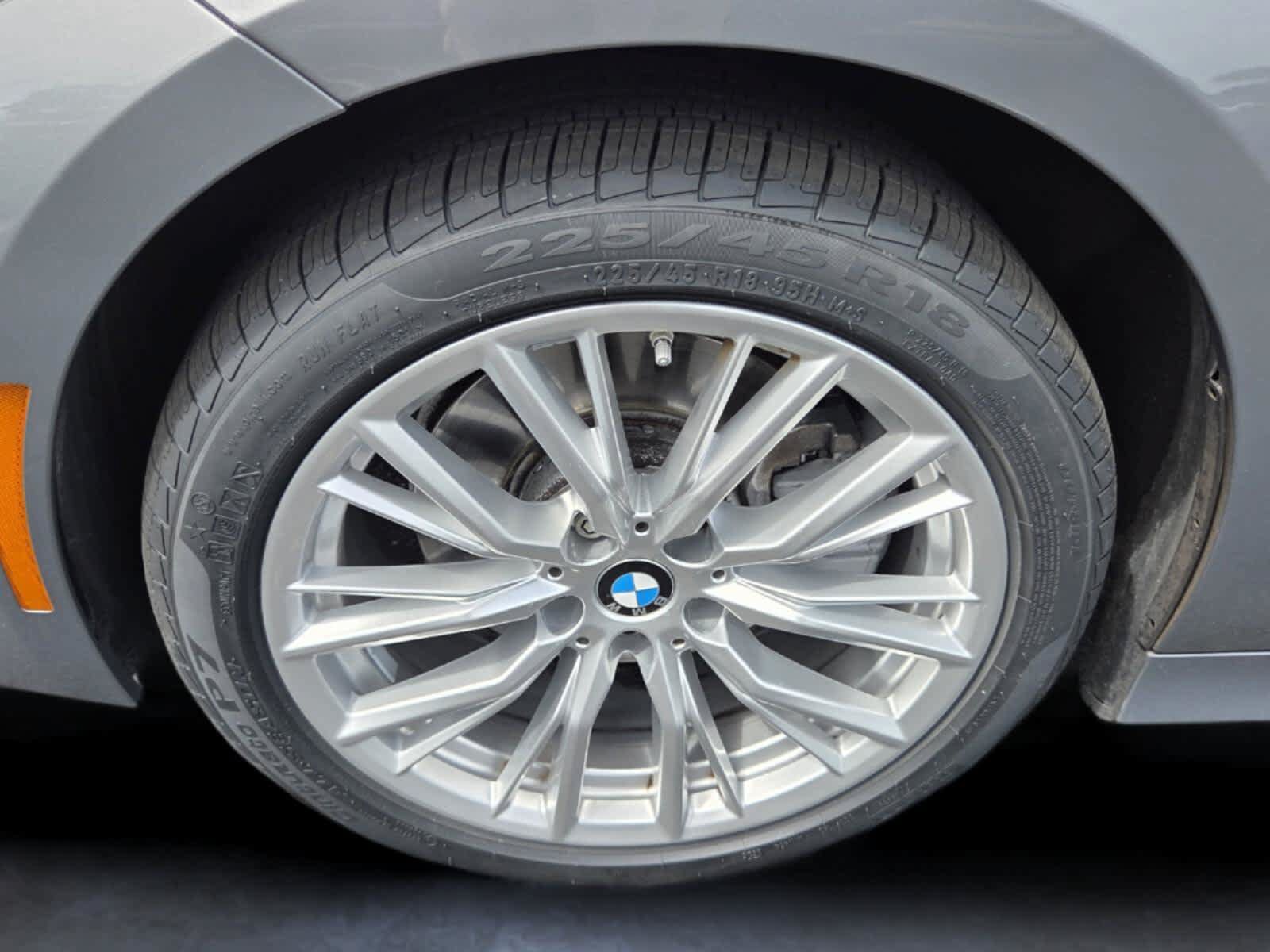 Certified 2023 BMW 330i xDrive Sedan w/ Premium Package AWD/4WD image 9