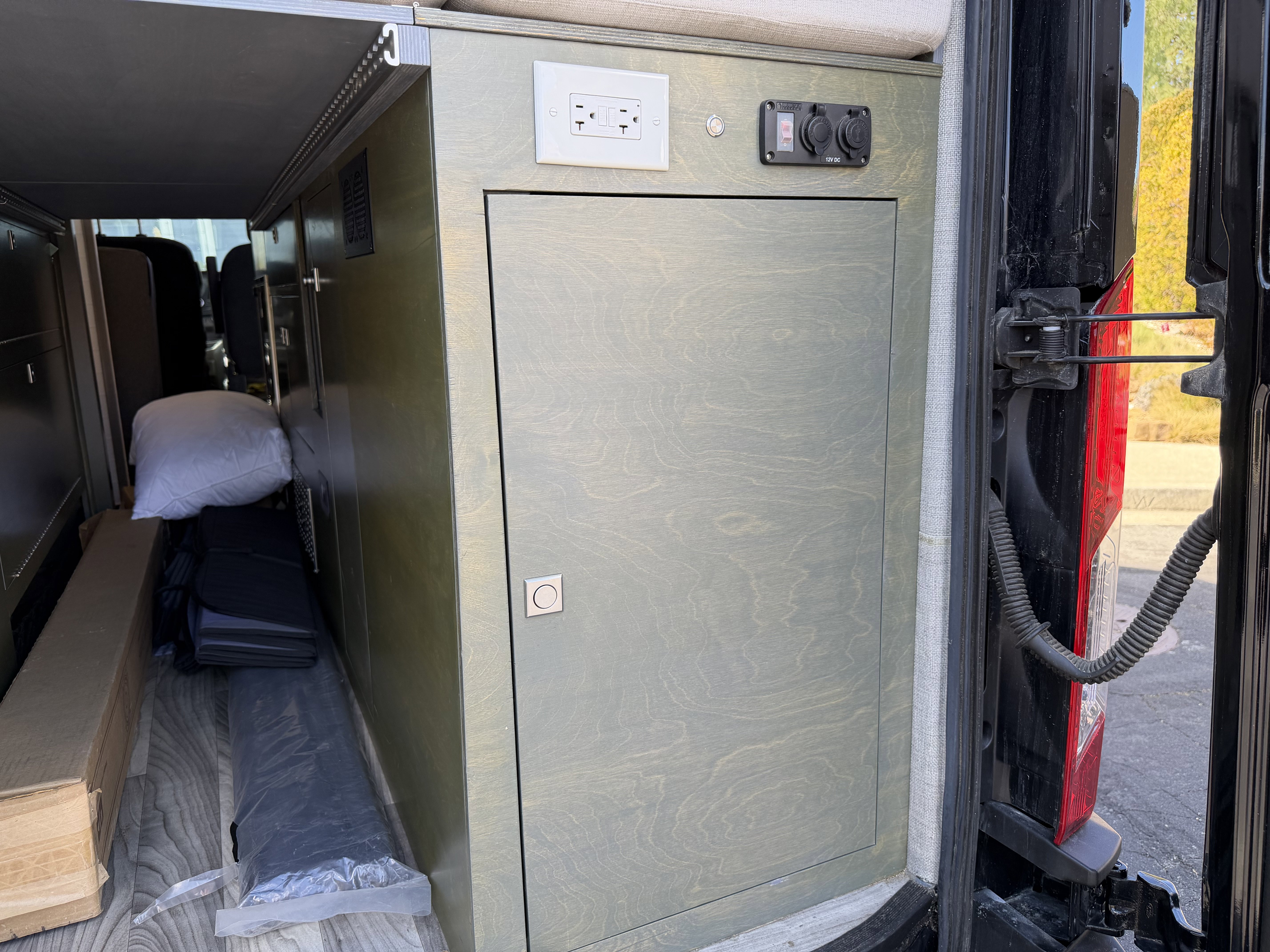 Used 2021 Ford Transit 250 148 High Roof Extended AWD image 29