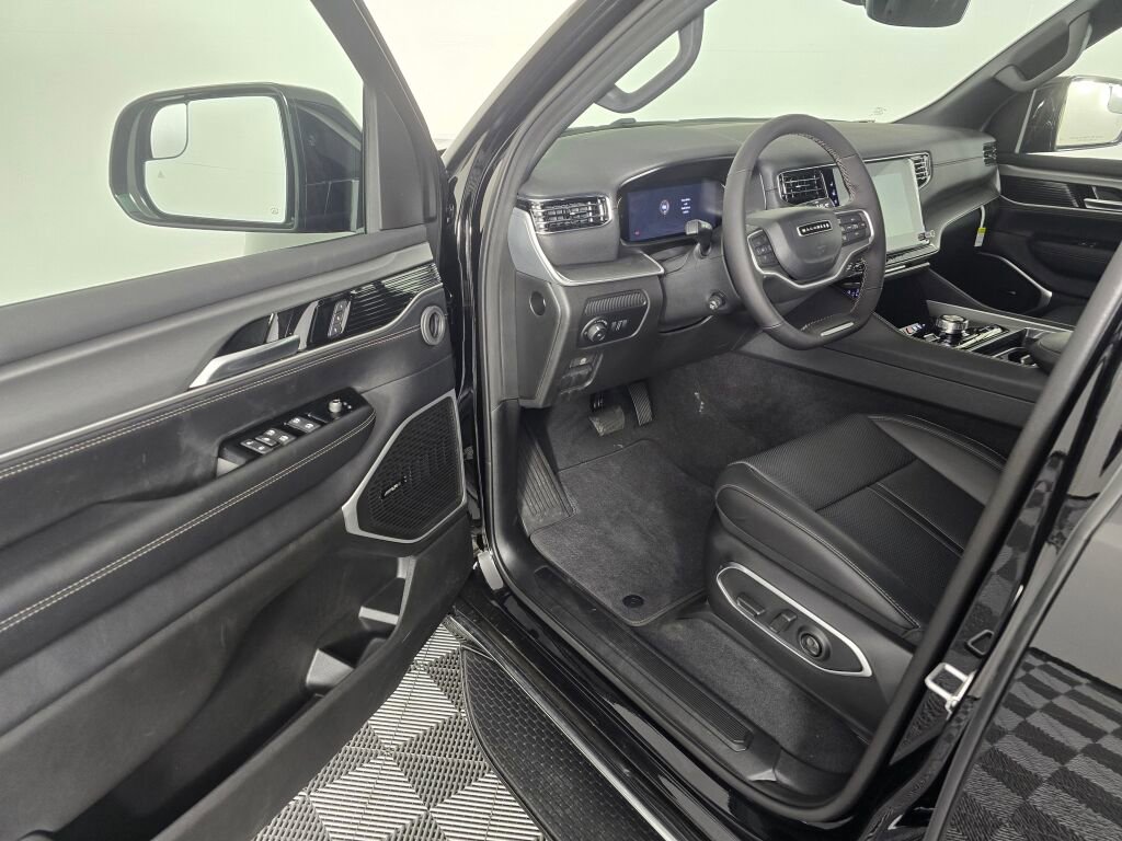 New 2025 Jeep Wagoneer L 4WD w/ HD Trailer Tow Package image 19