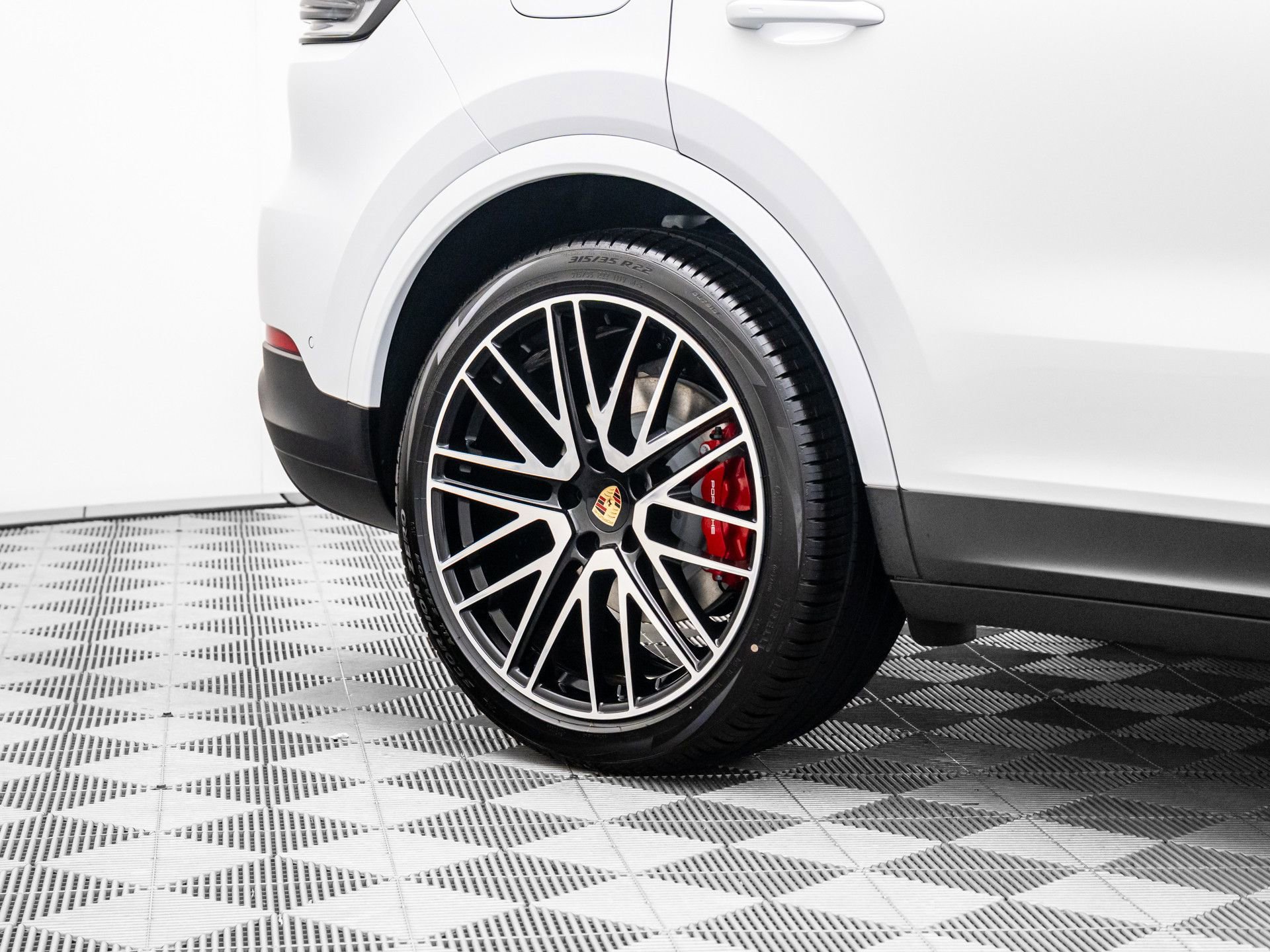 New 2025 Porsche Cayenne S image 40
