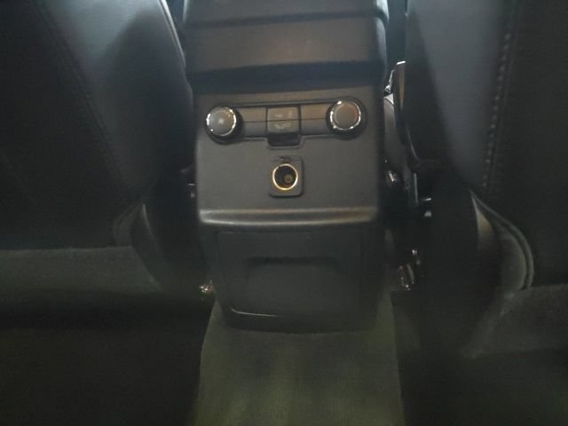 Used 2016 Ford Explorer XLT w/ Equipment Group 202A FWD image 9