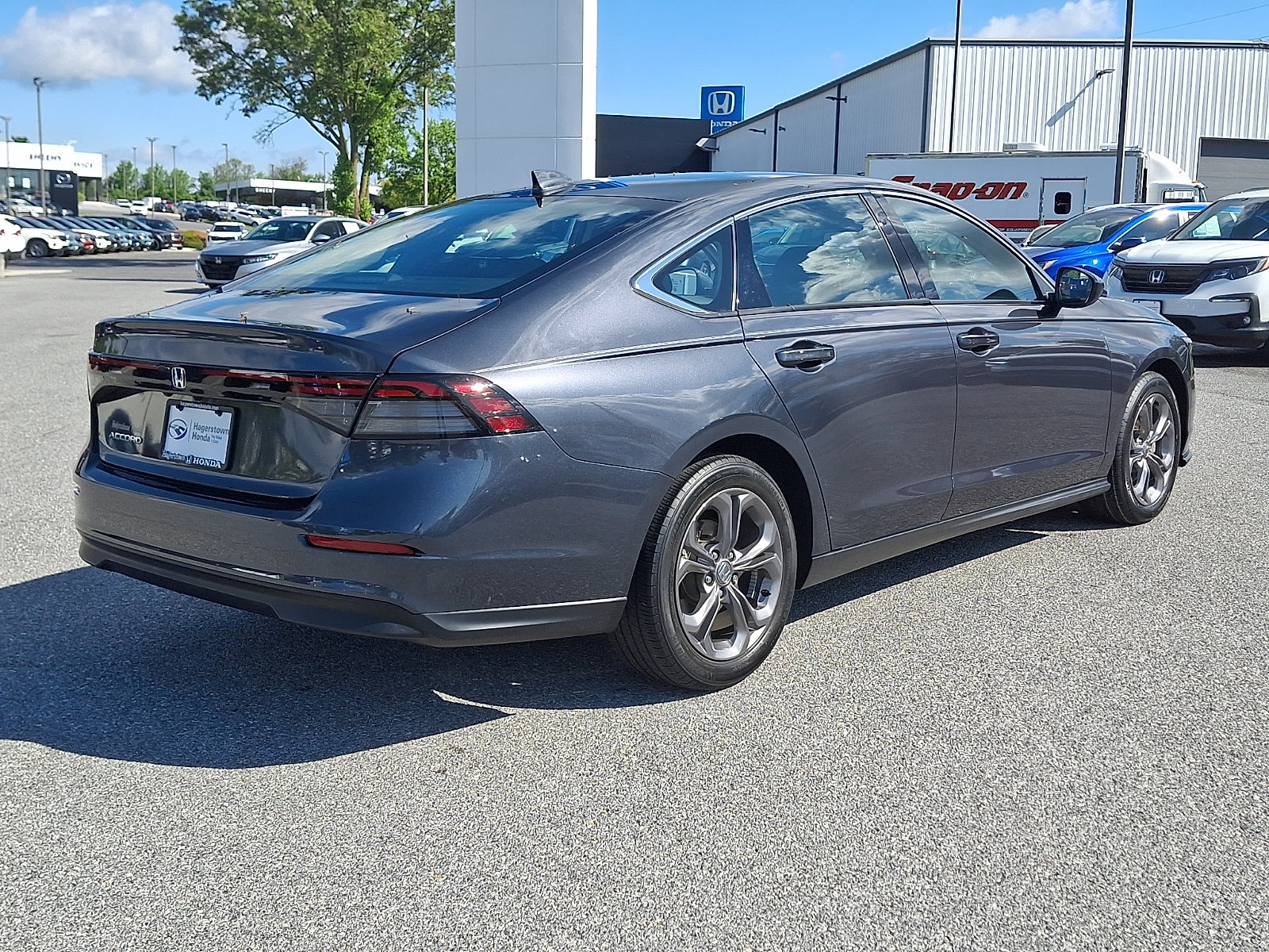 Used 2023 Honda Accord EX image 6