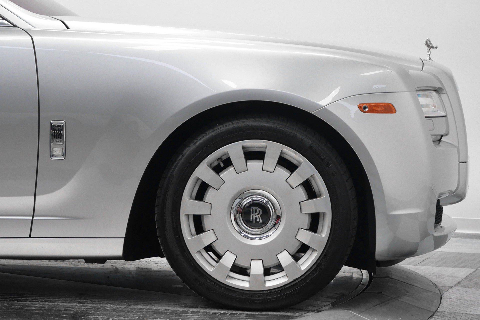 Used 2013 Rolls-Royce Ghost RWD image 51