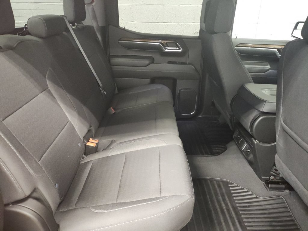 Used 2024 Chevrolet Silverado 1500 LT AWD/4WD image 11