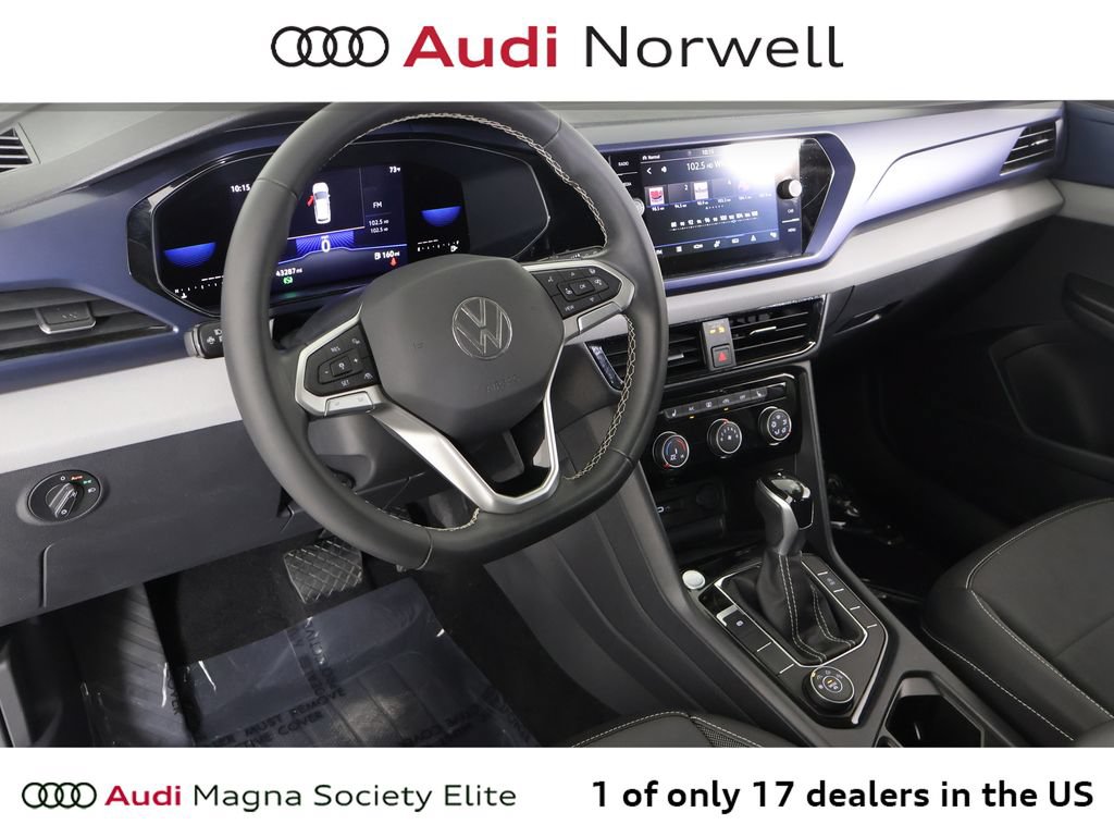 Used 2023 Volkswagen Taos SE AWD/4WD image 2