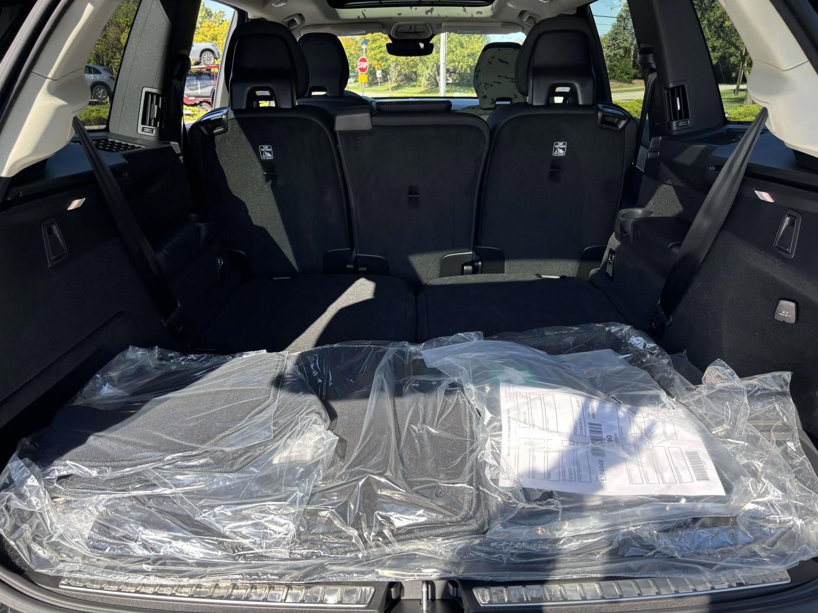Used 2026 Volvo XC90 B5 Core w/ Protection Package Premier AWD/4WD image 9